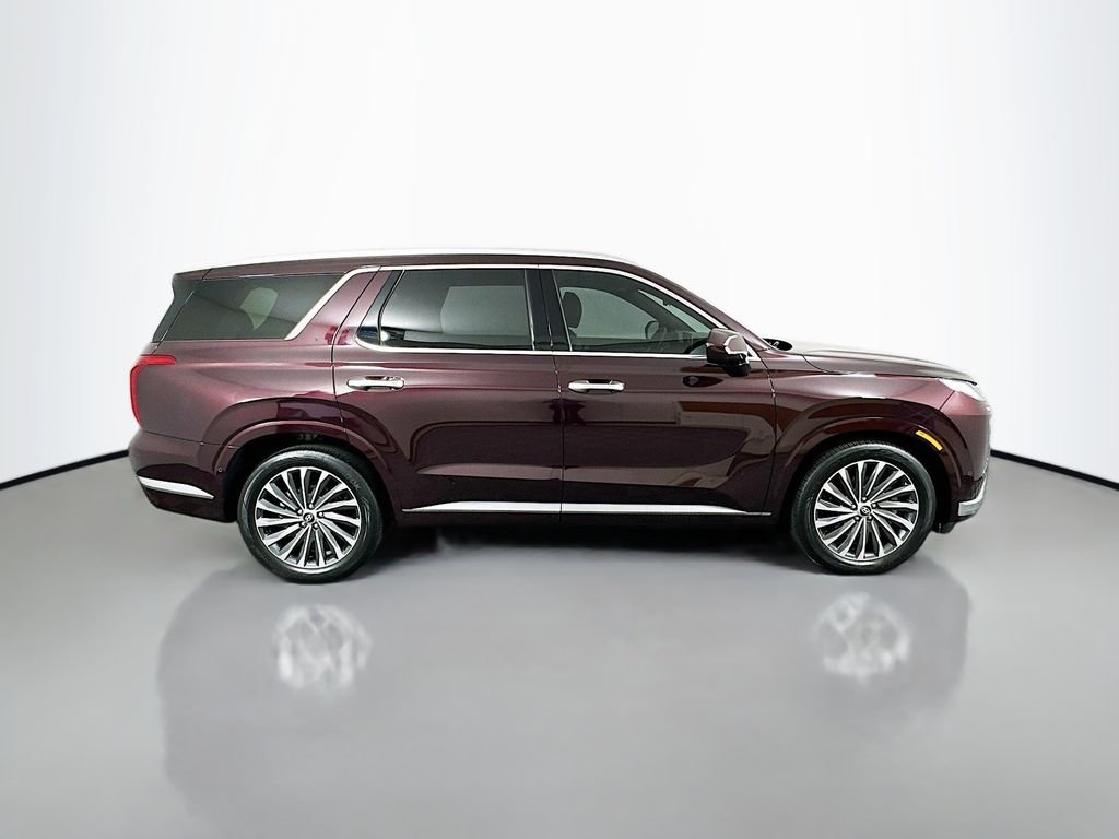 Used 2023 Red Hyundai Calligraphy image 4