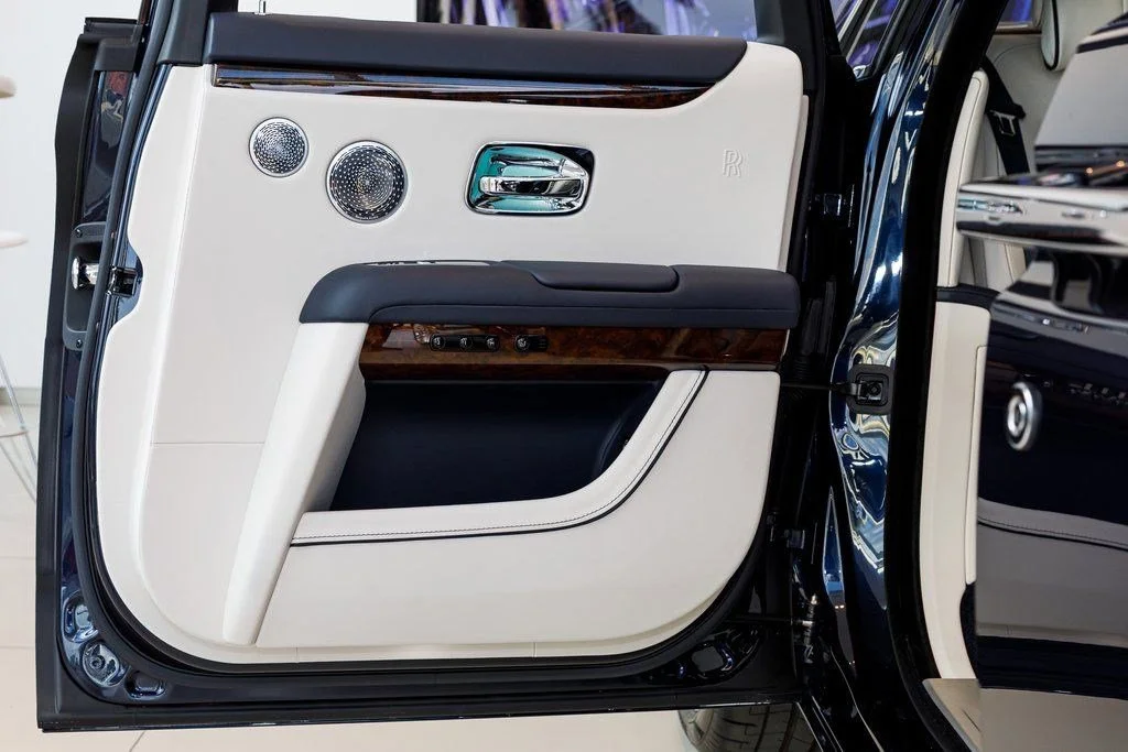 Used 2021 Midnight Sapphire Rolls-Royce  image 43