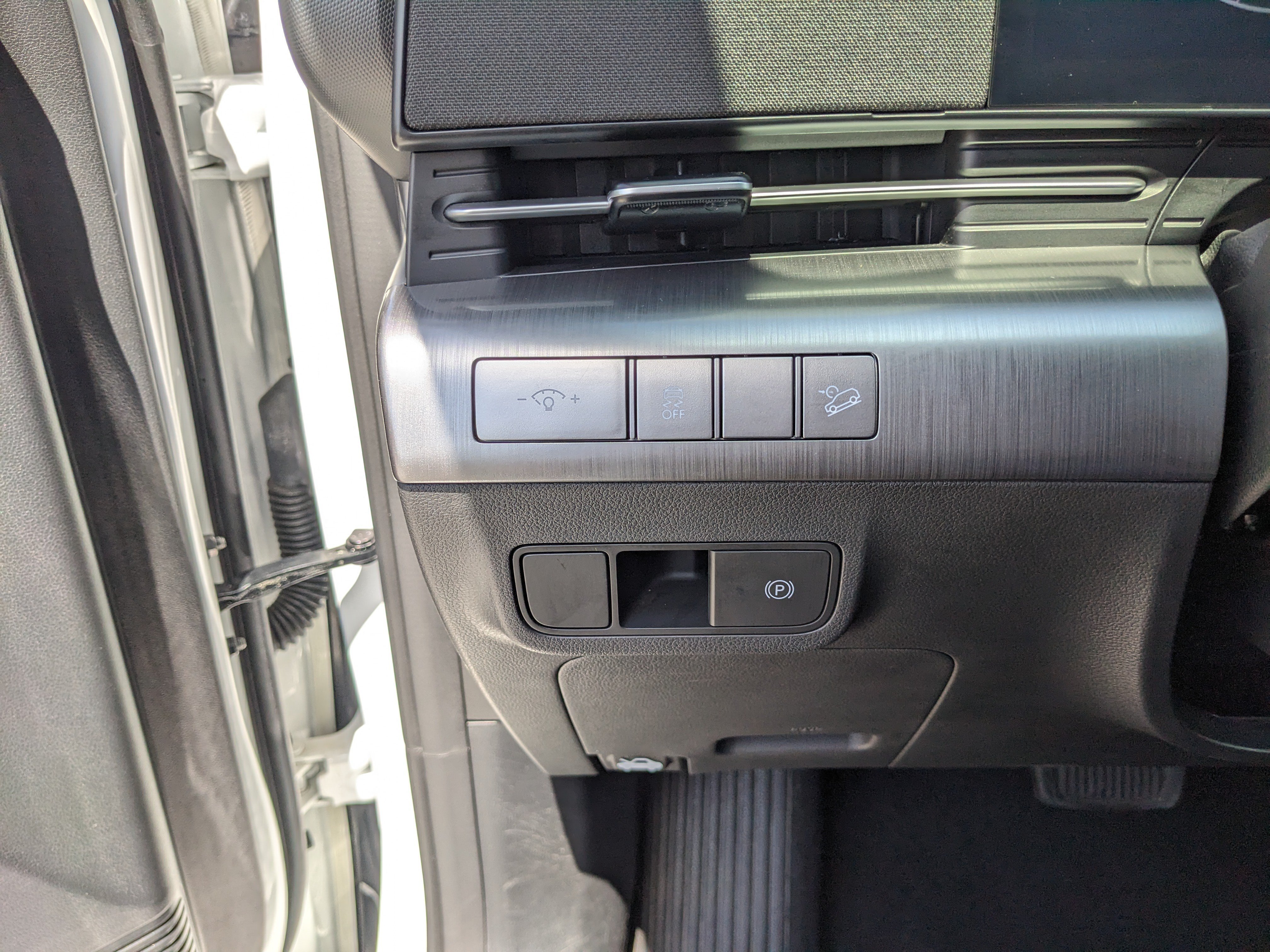 Used 2025 Atlas White Hyundai SEL image 27