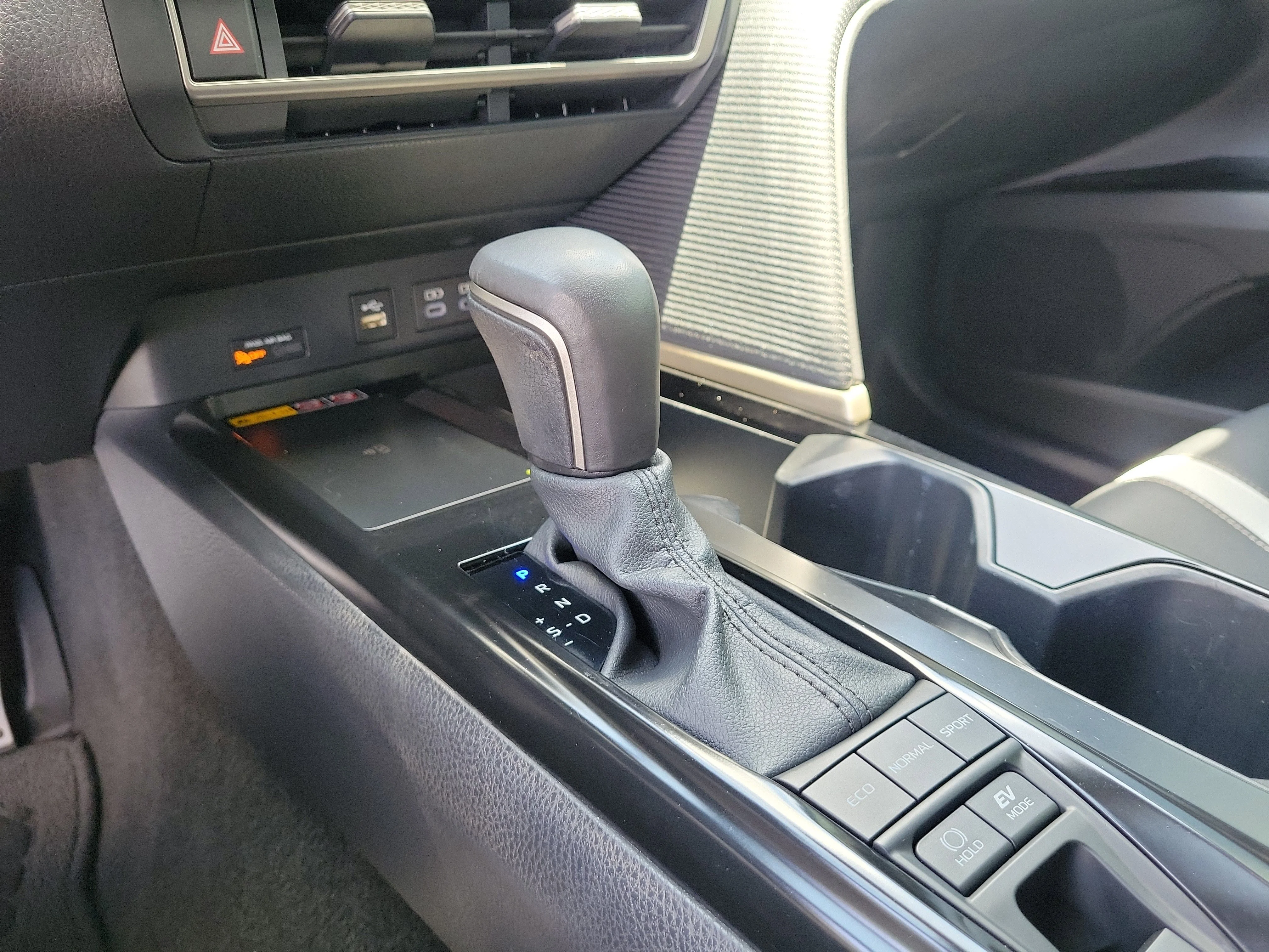 Used 2025 Underground Toyota LE image 22