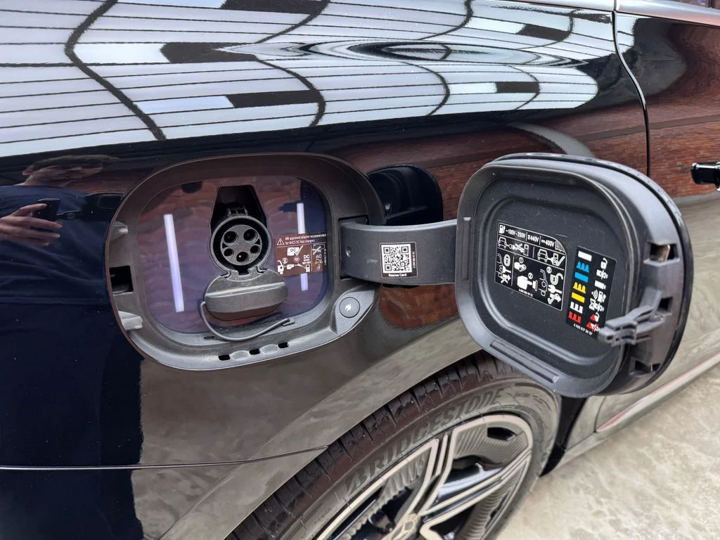 Used 2023 Black Mercedes-Benz 500 Sedan image 26