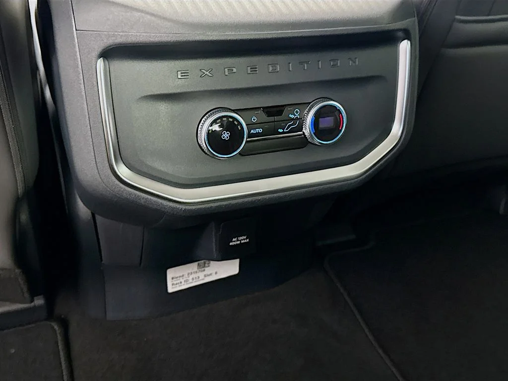 Used 2025 Dark Matter Gray Metallic Ford Active image 27