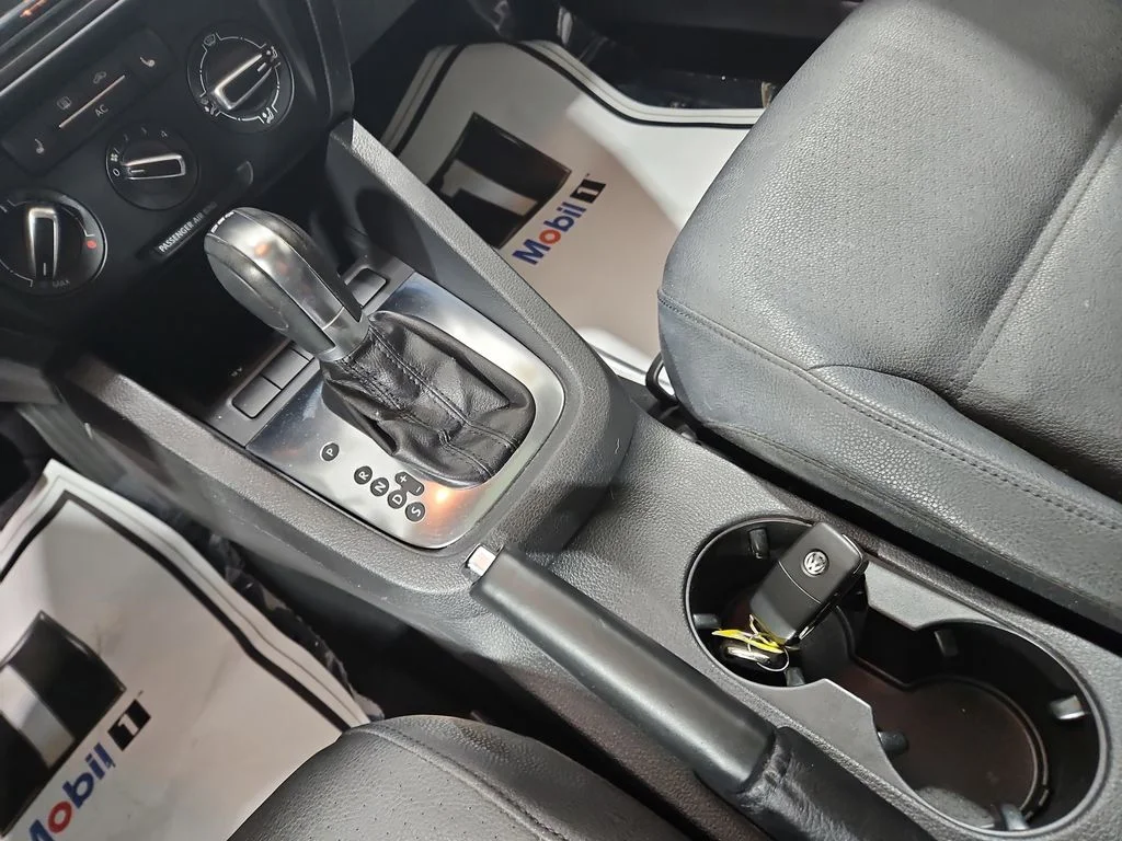 Used 2012 Silver Volkswagen TDI image 22