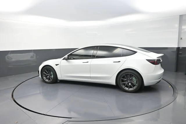 Used 2022  Tesla Long Range image 45