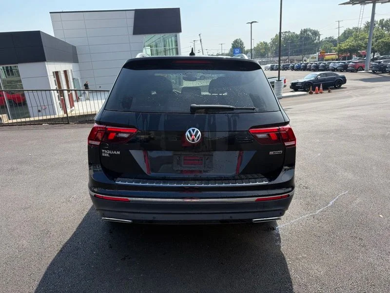 Used 2021 Black Volkswagen 2.0T SEL image 7