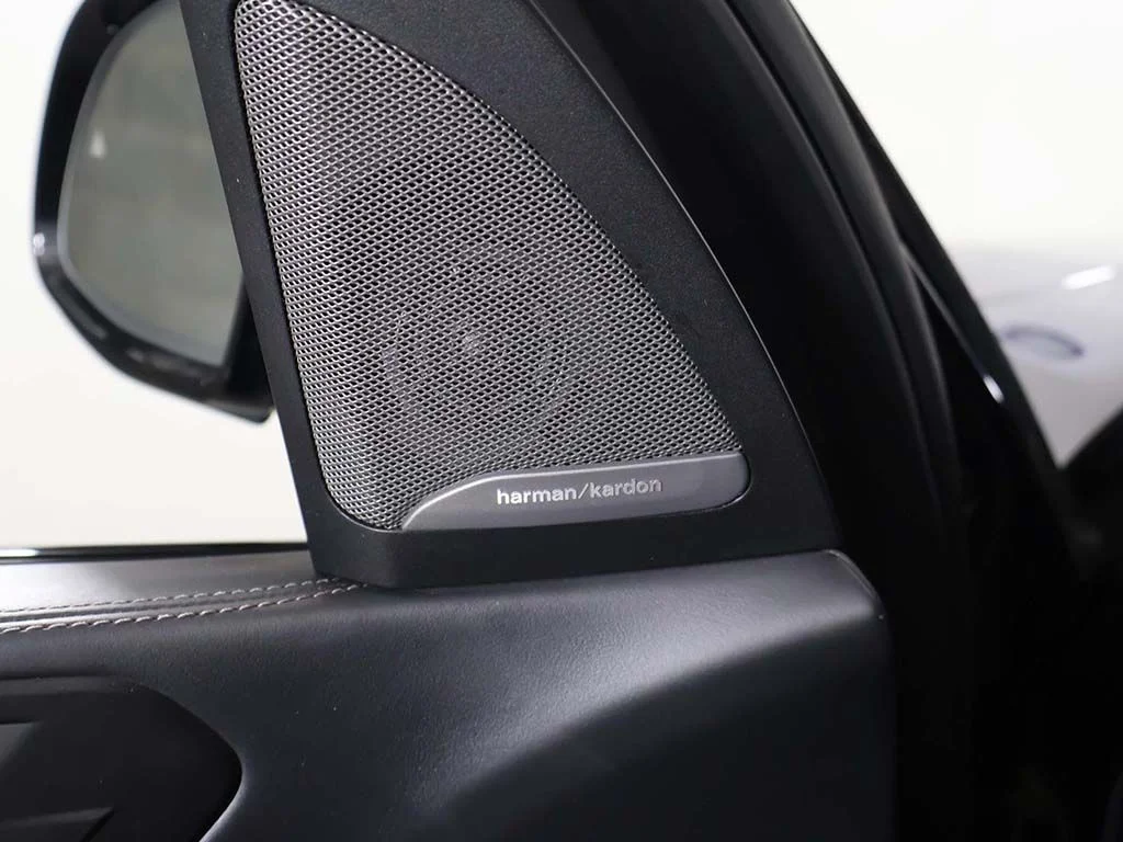 Used 2022 Black BMW M50i image 61