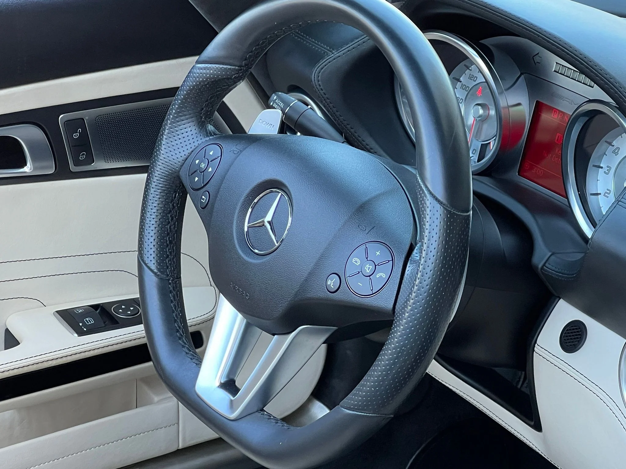 Used 2012 Silver Mercedes-Benz Base image 22
