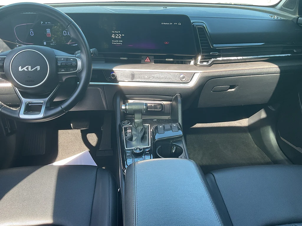 Used 2023 Glacial White Pearl Kia X-Line image 12