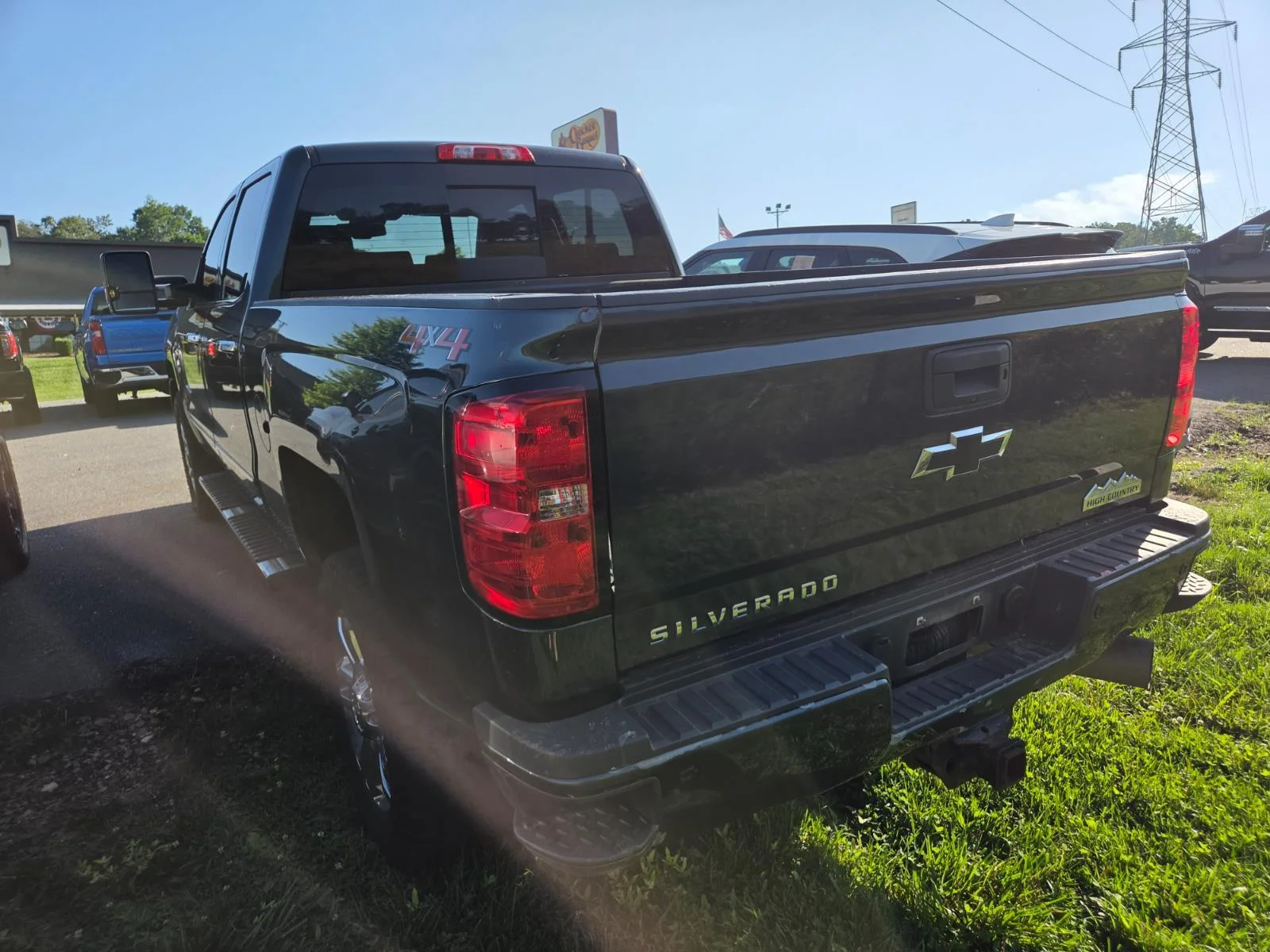Used 2018 GRAPHITE METALLIC Chevrolet High Country image 8