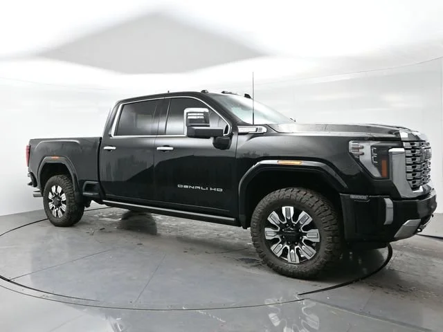 Used 2024 Onyx Black GMC Denali image 1