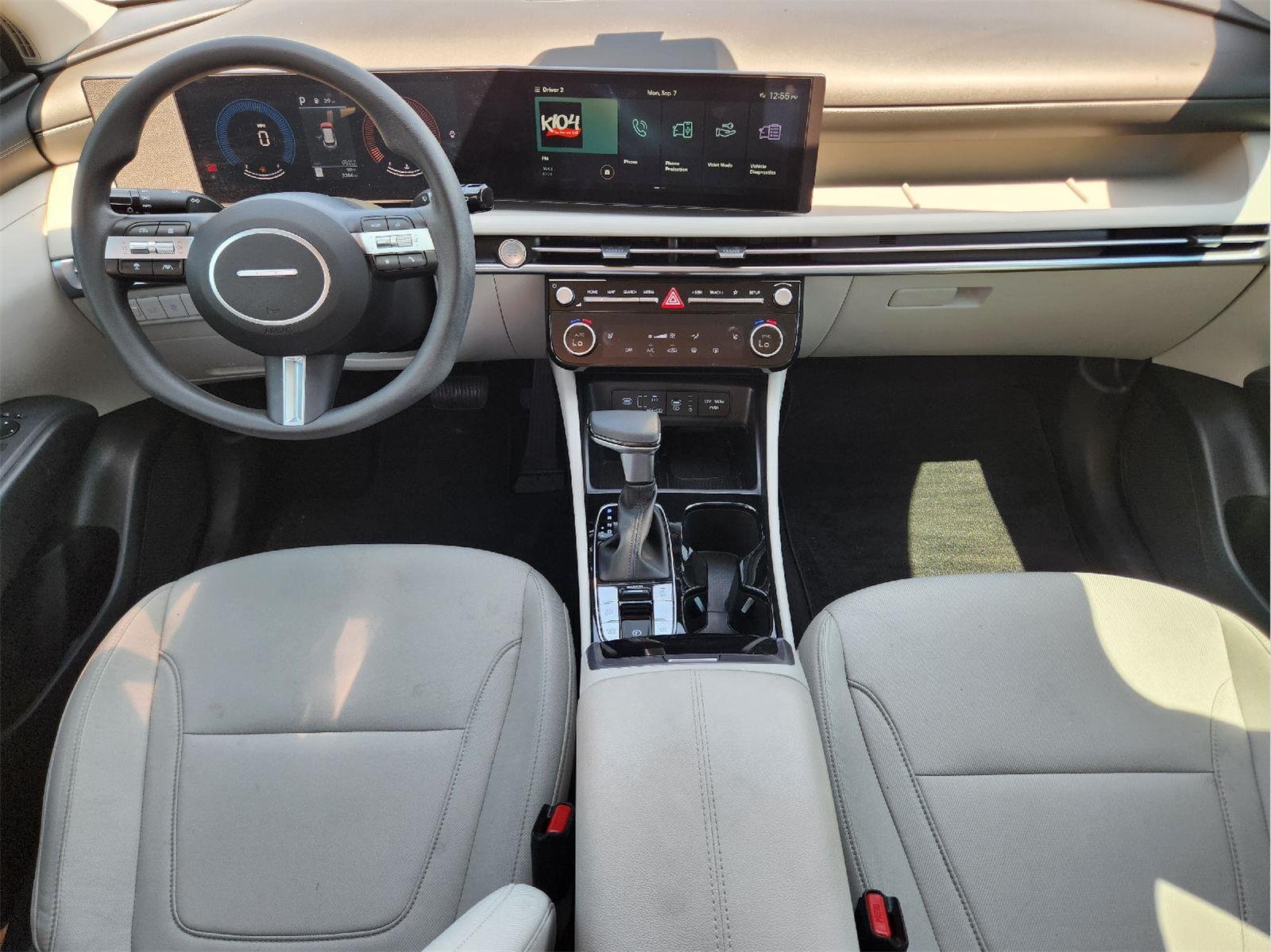 Used 2025 Shimmering Silver Hyundai SEL image 26