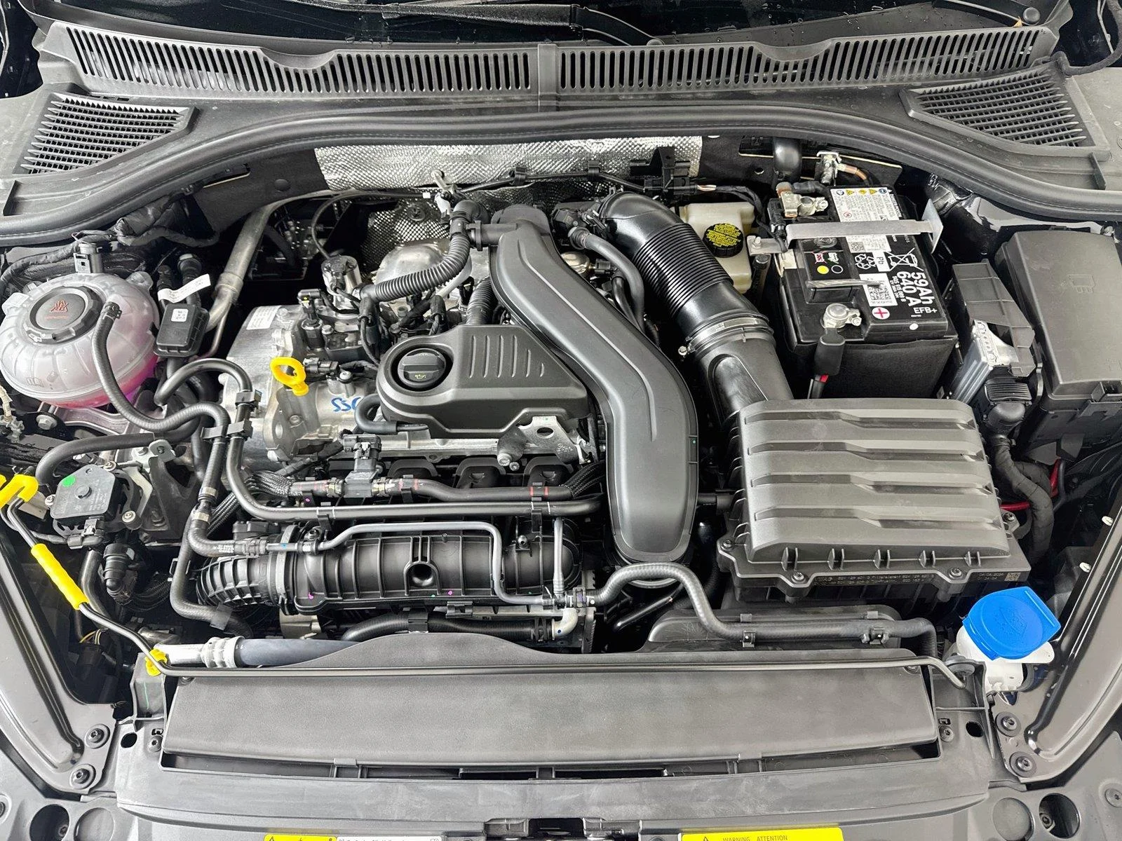 New 2027 Deep Black Pearl Volkswagen SE image 29