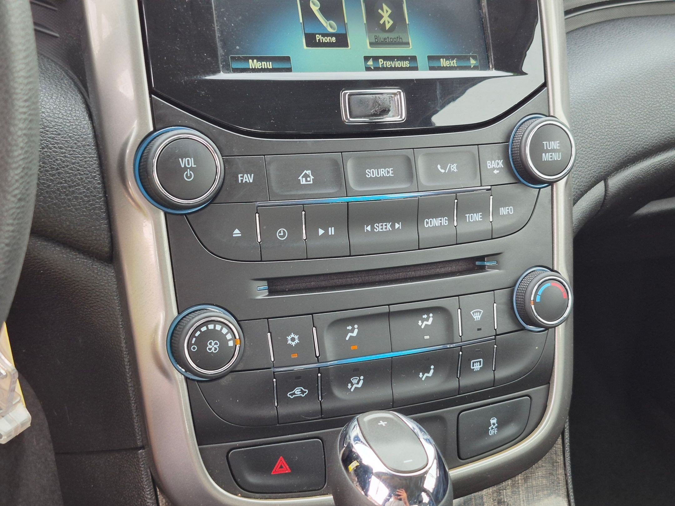 Used 2015 Black Granite Metallic Chevrolet LT image 21