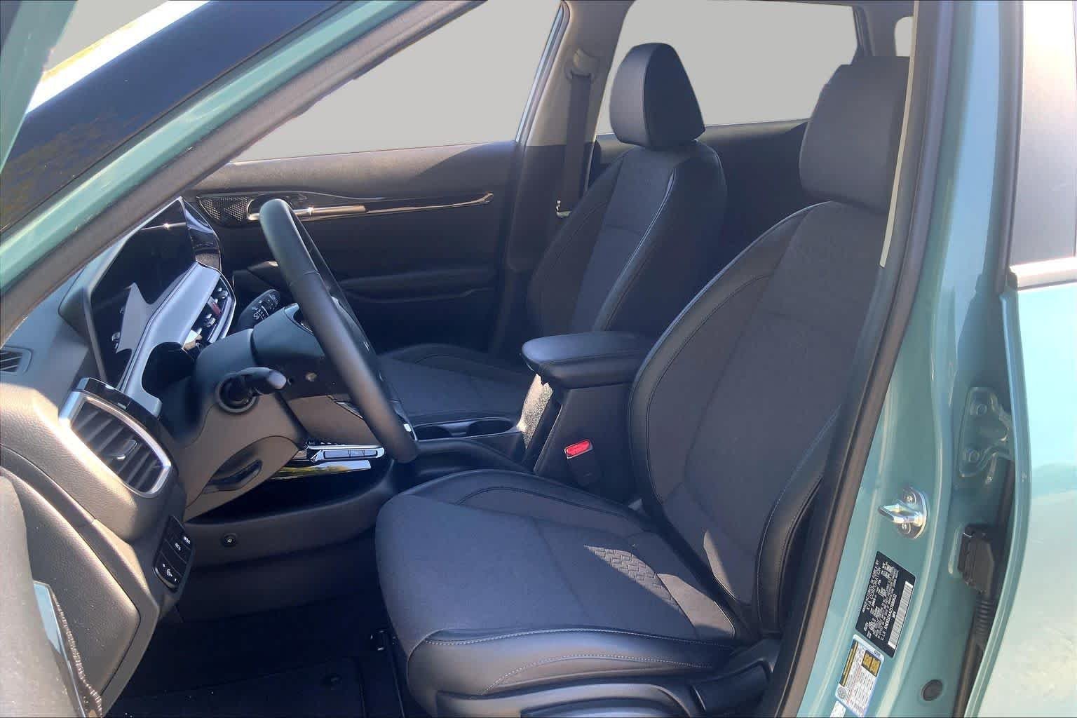 Certified Used 2025 Pluton Blue/Black Roof Kia S image 8