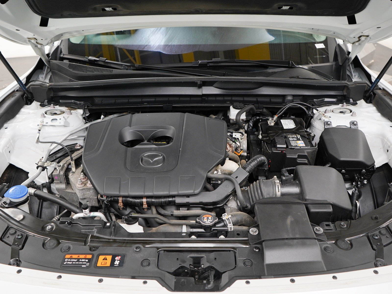 Used 2025 Wind Chill Pearl Mazda 2.5 S Preferred Package image 29