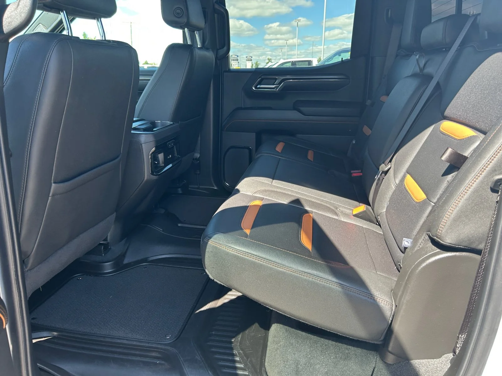 Used 2024 Gray GMC AT4 Crew Cab image 18