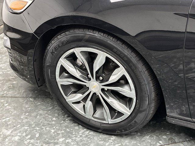 Used 2024 Mosaic Black Metallic Chevrolet LT image 31