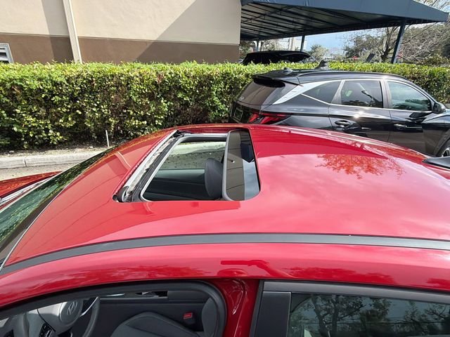 Used 2025 Red Hyundai SEL Convenience image 21