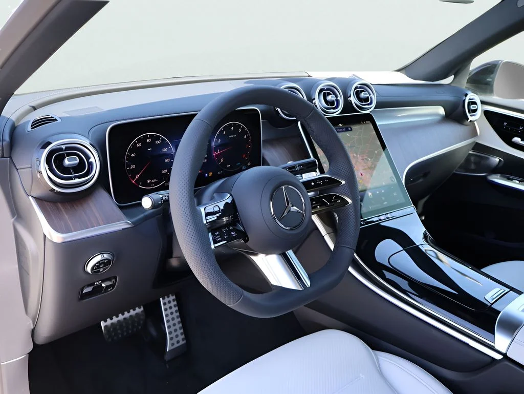 New 2026 Polar White Mercedes-Benz GLC 300 image 19