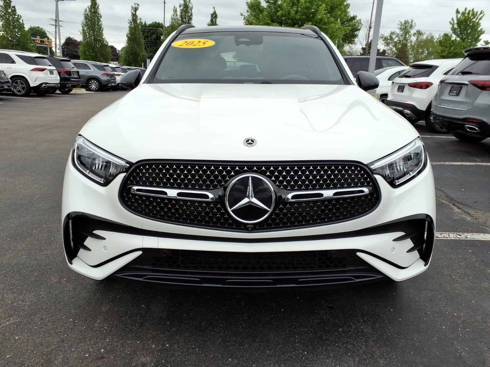 Used 2025 White Mercedes-Benz GLC 300 image 9