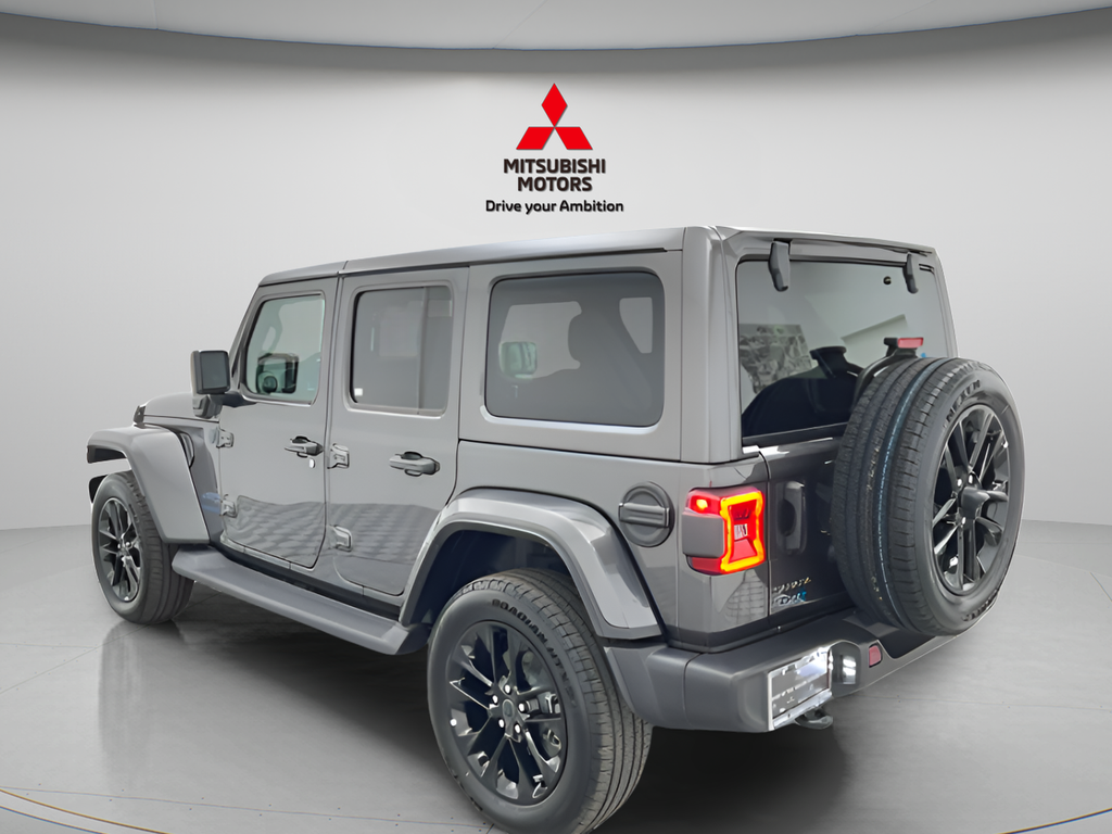 Used 2025 Crystal Metallic Jeep Sahara 4xe image 6