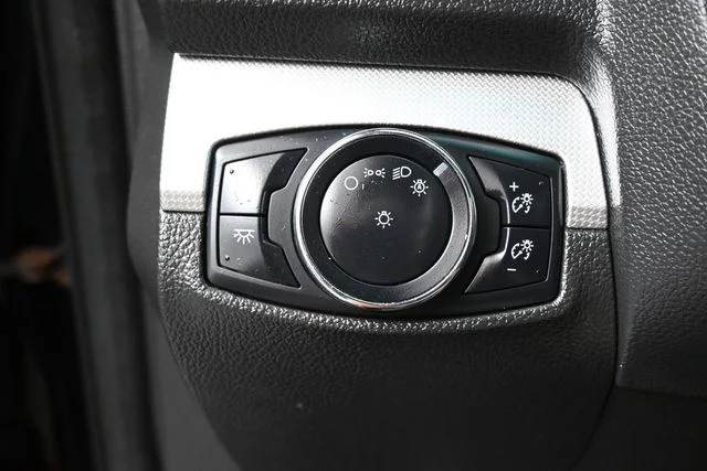 Used 2015 Black Ford XLT image 32
