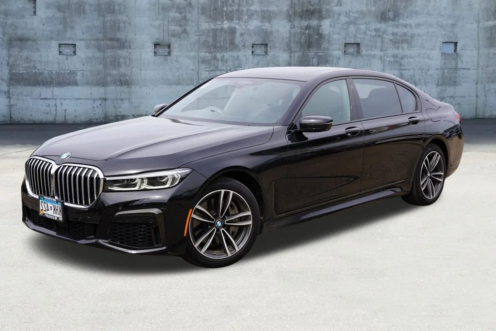 Used 2020 Black Sapphire Metallic BMW 750i xDrive image 2