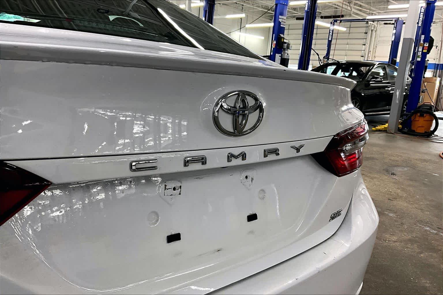 Used 2024 Ice Cap Toyota SE image 30