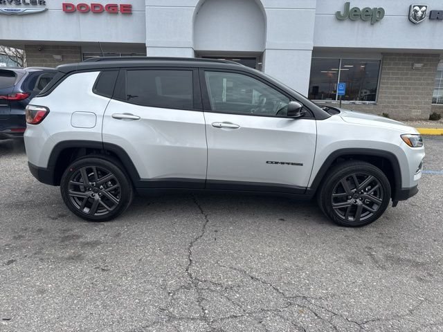 New 2026 Silver Zynith Metallic Clearcoat Jeep Limited image 8