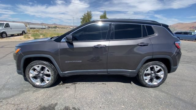 Used 2019 Gray Jeep Limited 4x4 image 5