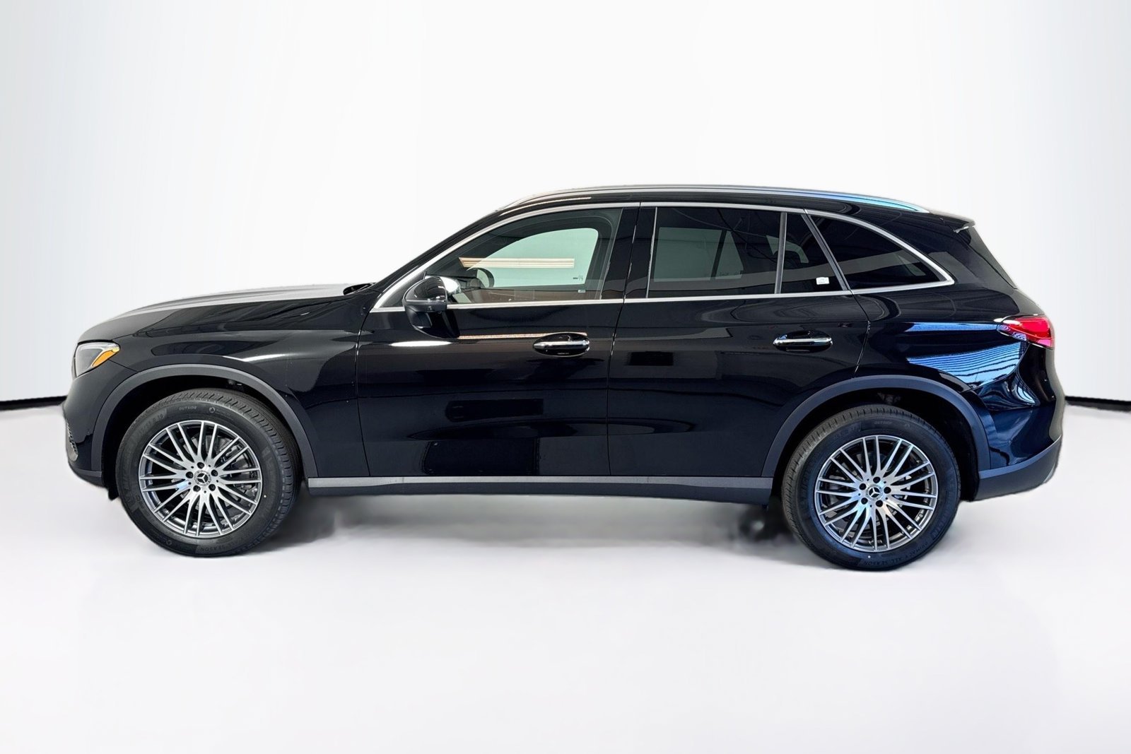 New 2026 Black Mercedes-Benz GLC 300 image 8