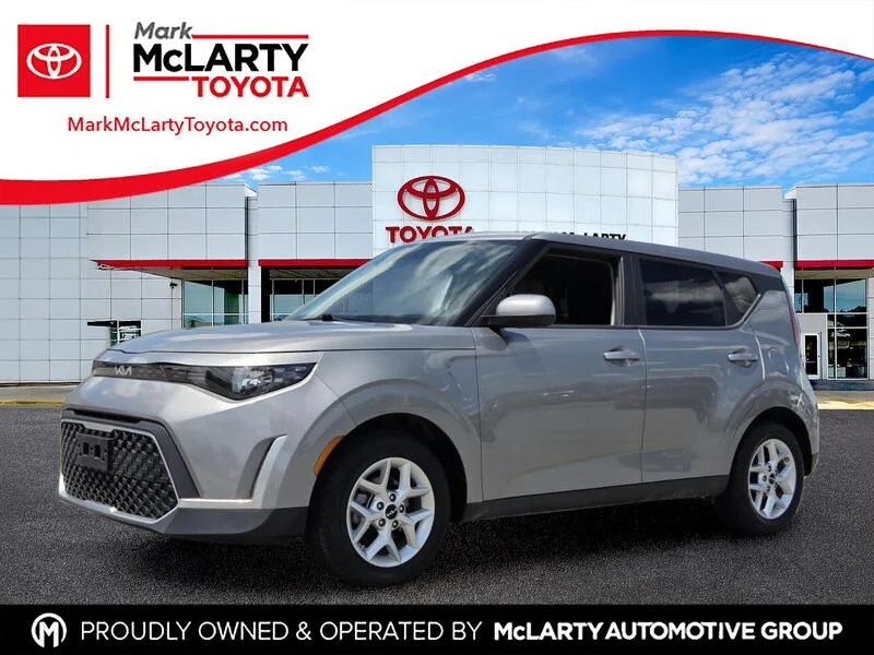 Used 2023 GRAY KIA LX IVT image 1
