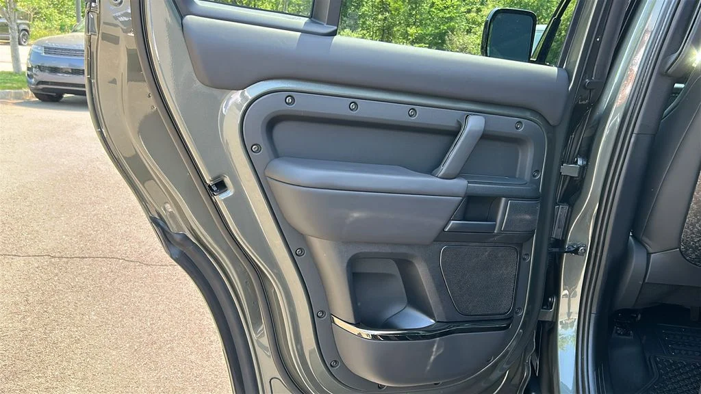 Certified Used 2025 Green Land Rover OCTA image 20