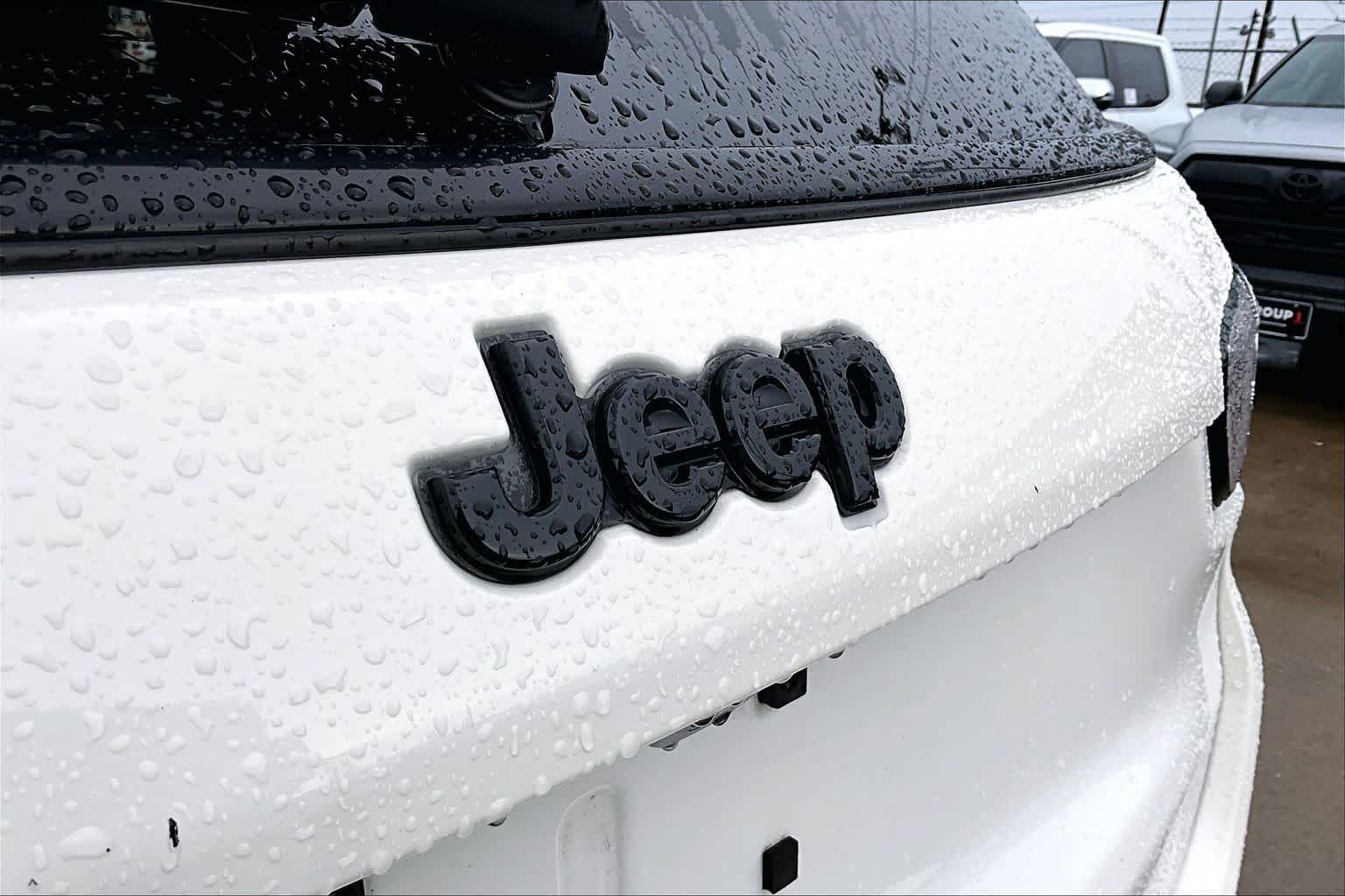Used 2021 White Clearcoat Jeep Altitude image 30