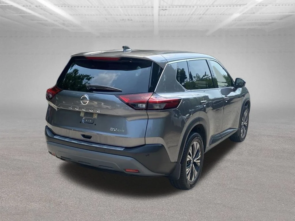 Used 2021 Gray Nissan SV image 5
