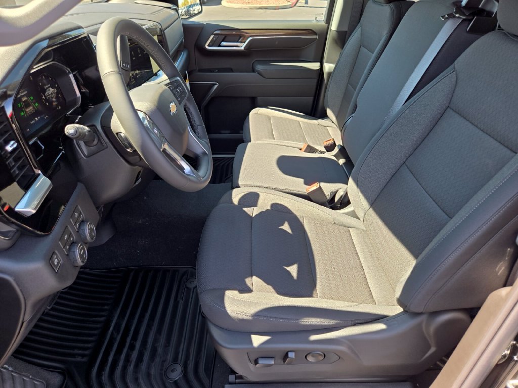 2026 Chevrolet Silverado 1500 LT - Photo 6