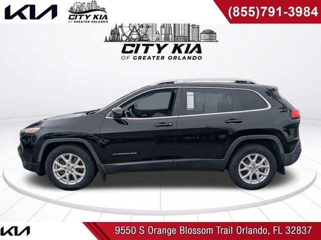Used 2018 Black Jeep Latitude image 3