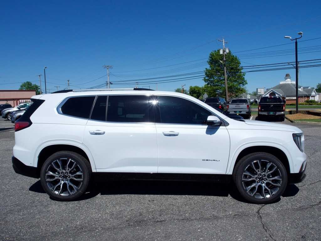 2026 GMC Acadia Denali Ultimate - Photo 5