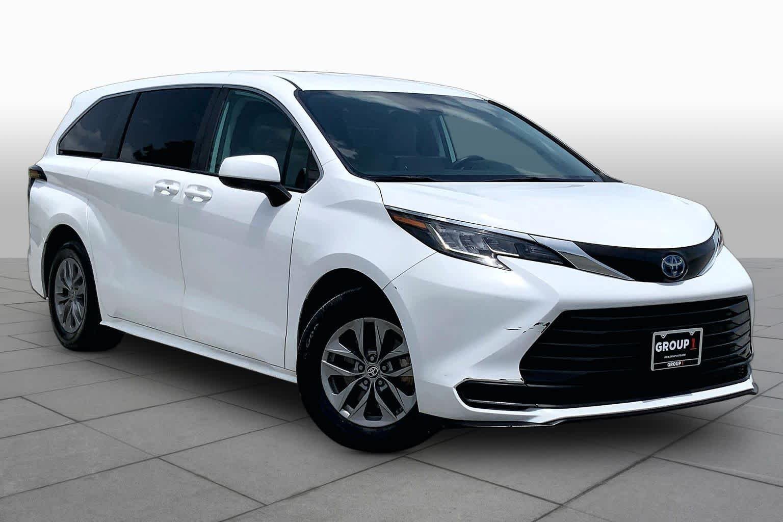 Used 2023 Ice Cap Toyota LE image 3