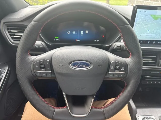 Used 2025 Agate Black Metallic Ford ST-Line Elite image 17