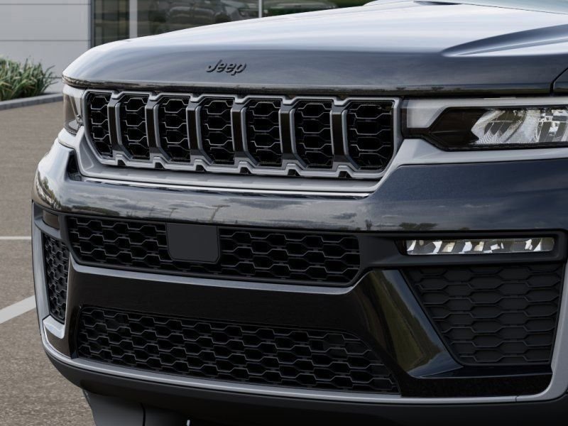 New 2026 Diamond Black Crystal Pearl-Coat Exterior Paint Jeep Limited image 11