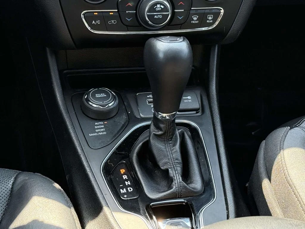 Used 2019 Black Jeep Limited image 23