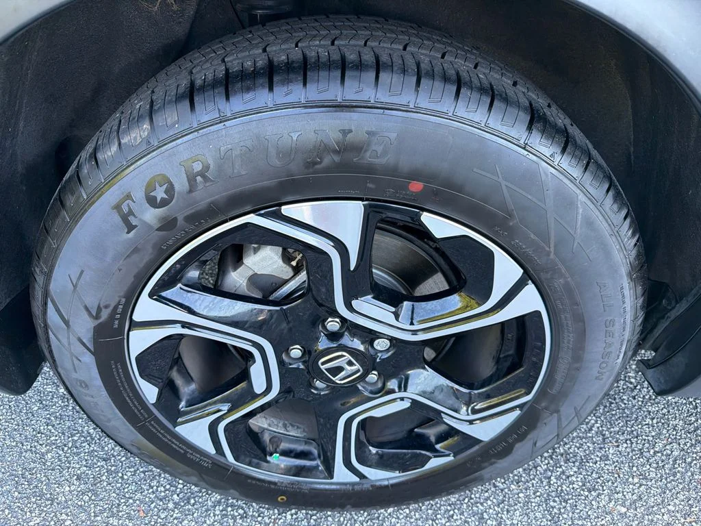 Used 2019  Honda Touring image 17