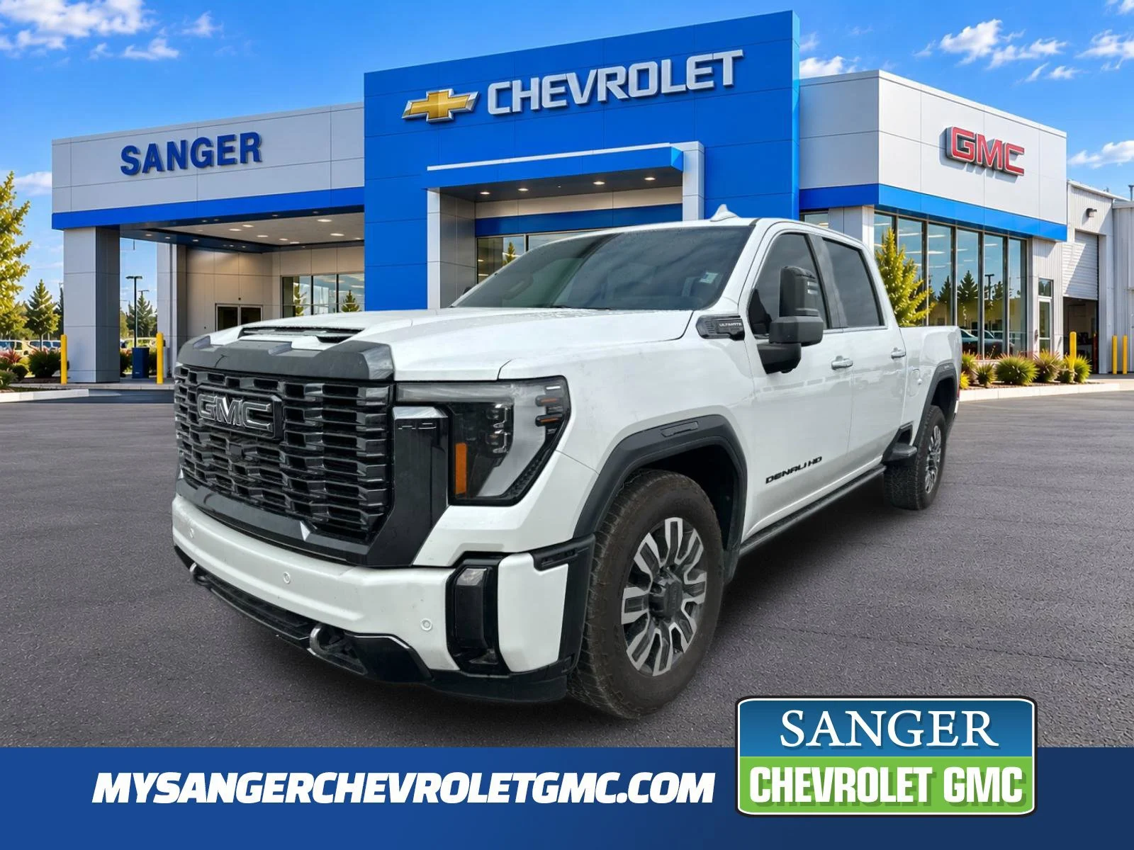 Used 2024 White Frost Tricoat GMC Denali Ultimate image 1