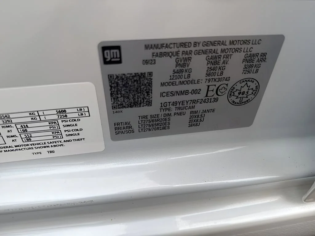Used 2024 White Frost Tricoat GMC Denali Ultimate image 35