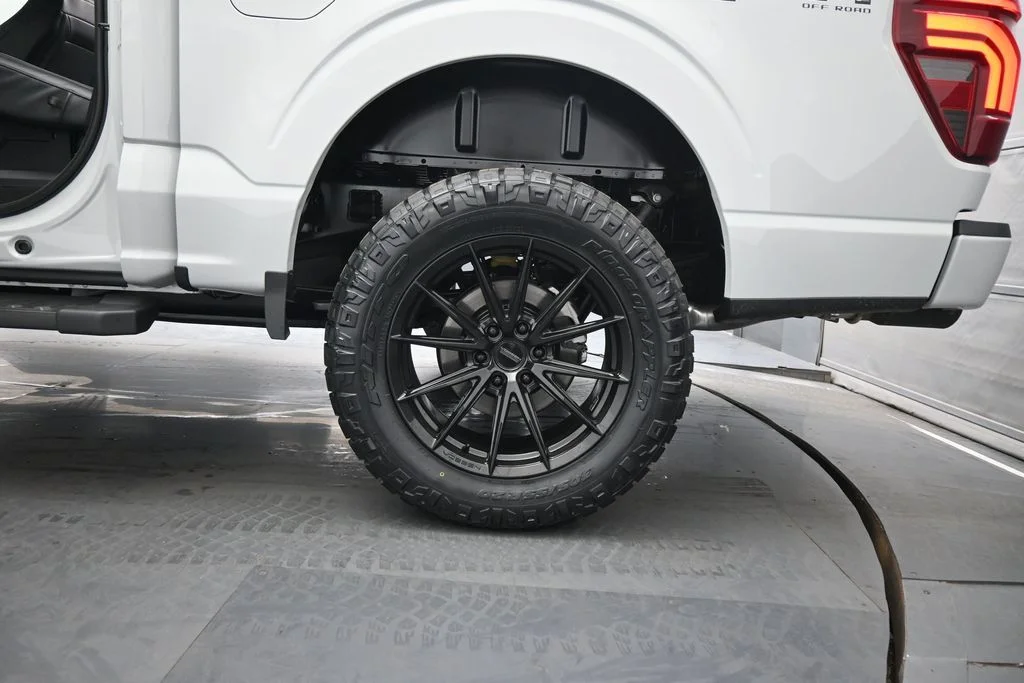 New 2026 Avalanche Ford Lariat image 23