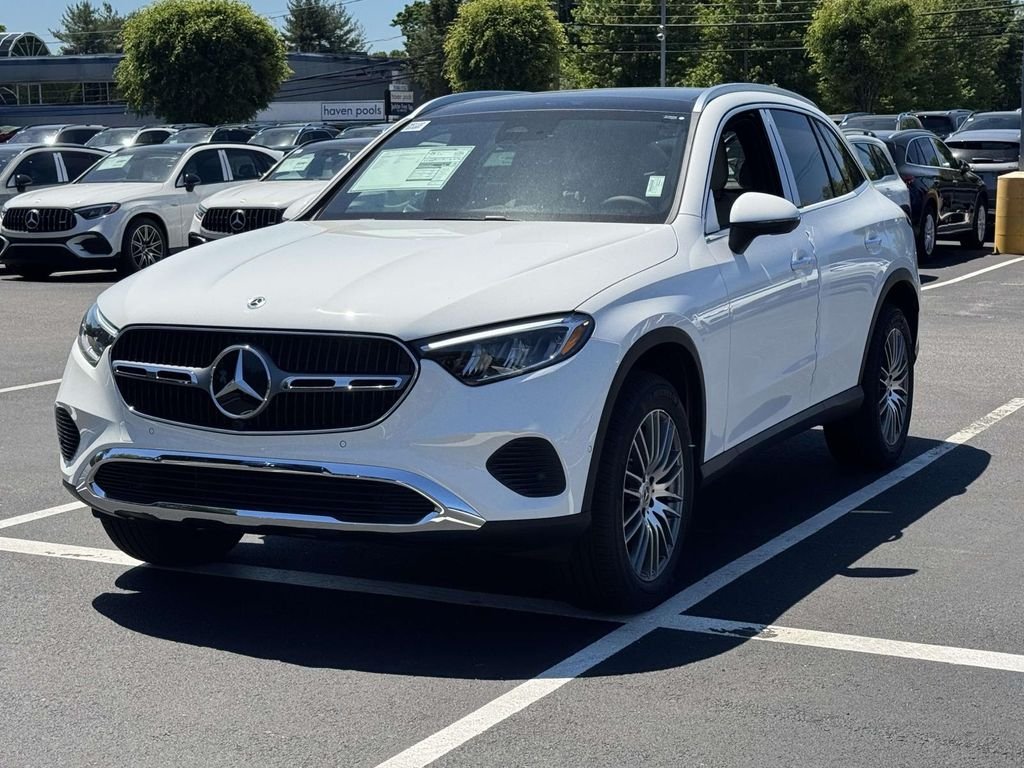 New 2026 Polar White Mercedes-Benz GLC 300 image 7