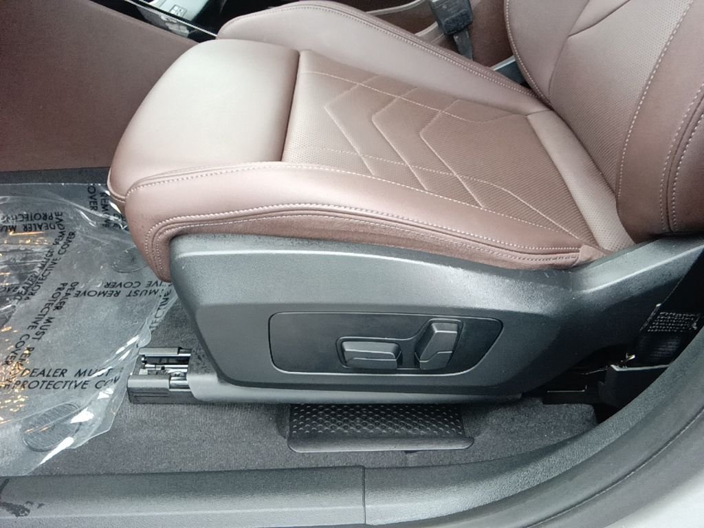 Certified Used 2023 Space Silver Metallic BMW xDrive28i image 12