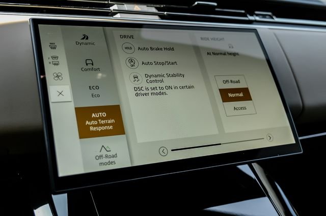 Certified Used 2025 White Land Rover Autobiography image 39