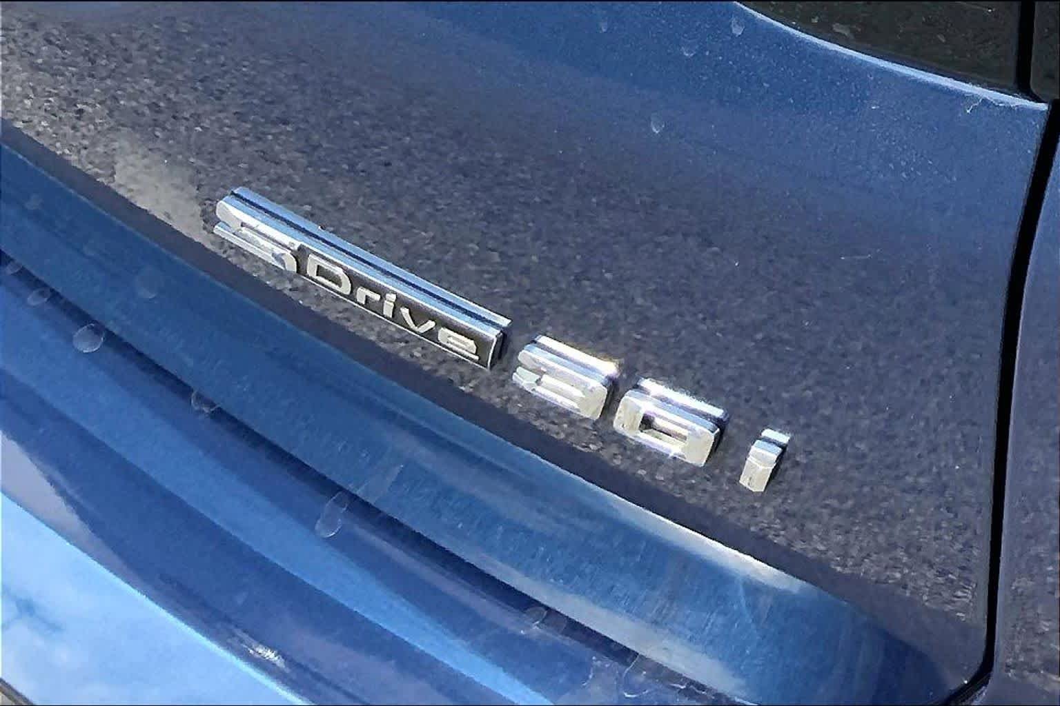 Used 2023 Phytonic Blue Metallic BMW sDrive30i image 30